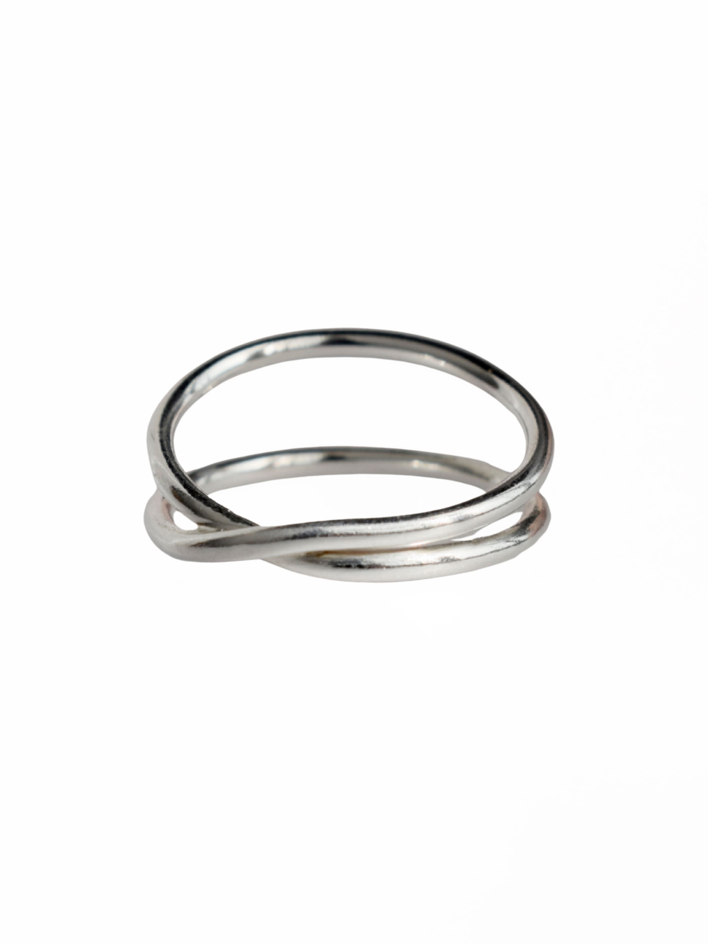 Abstra Crossed Ring